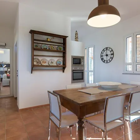 Vila Sleeps 8 Pool Air Con Wifi *