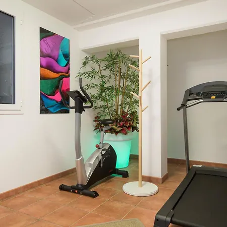 Vila Sleeps 8 Pool Air Con Wifi *