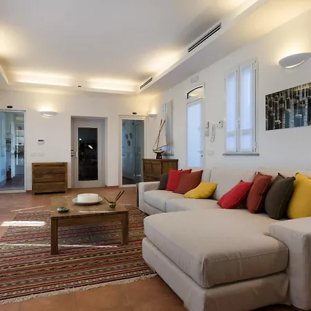 Vila Sleeps 8 Pool Air Con Wifi