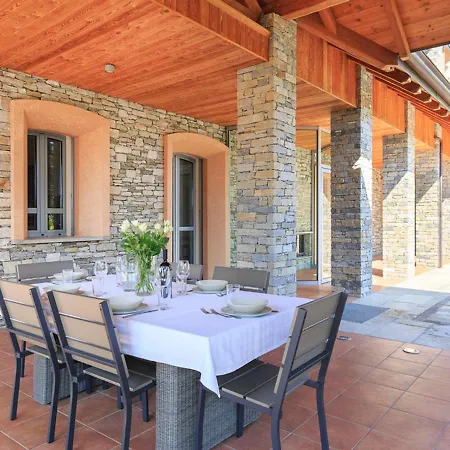 Sleeps 8 Pool Air Con Wifi Vila *